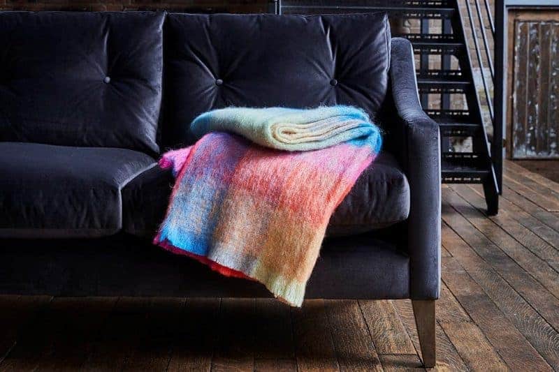 Top Tips for Adding a Splash of Colour to your Living Space