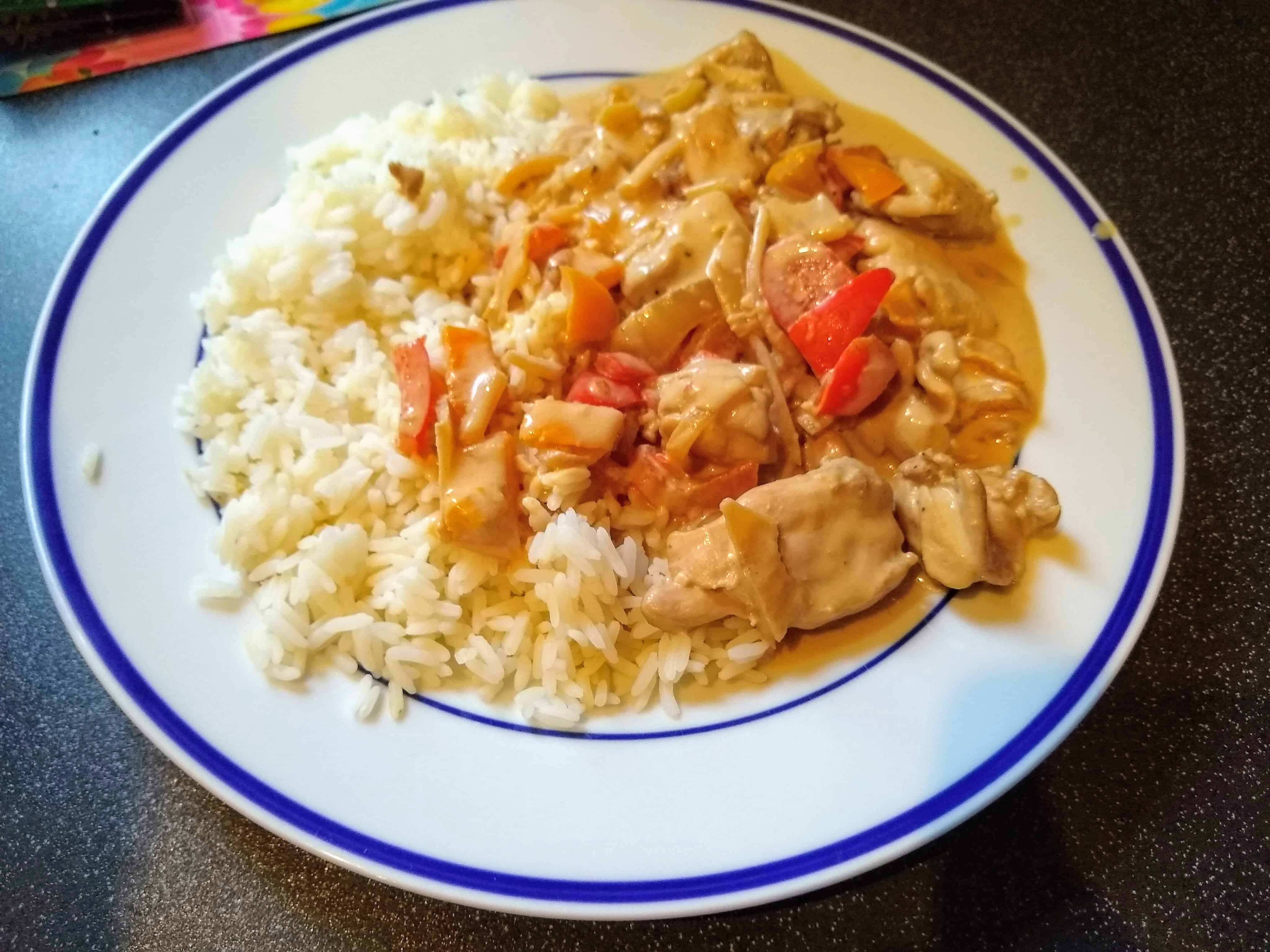 Creamy Garlic Chicken from the Pinch of Nom book