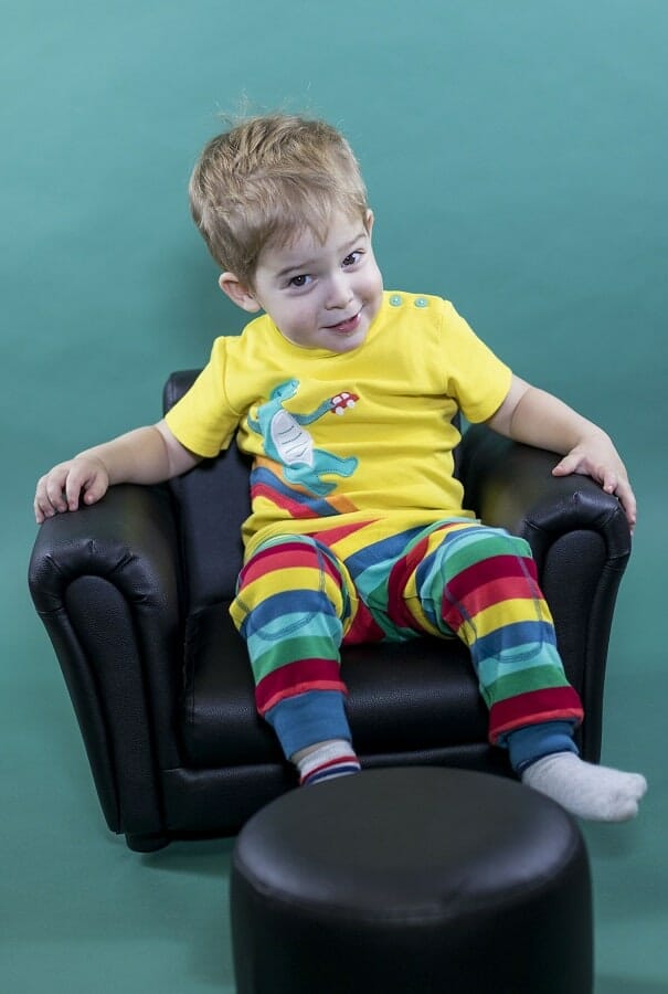 This Scout Applique short-sleeved top featuring a dinosaur sliding down a rainbow is included in the Frugi SS20 Lifestyle Collection. It is sharing the Japanese concept of Ikigai, meaning ‘a reason for being’. I love the bright, fun colours and am really excited to share them with you in this review.